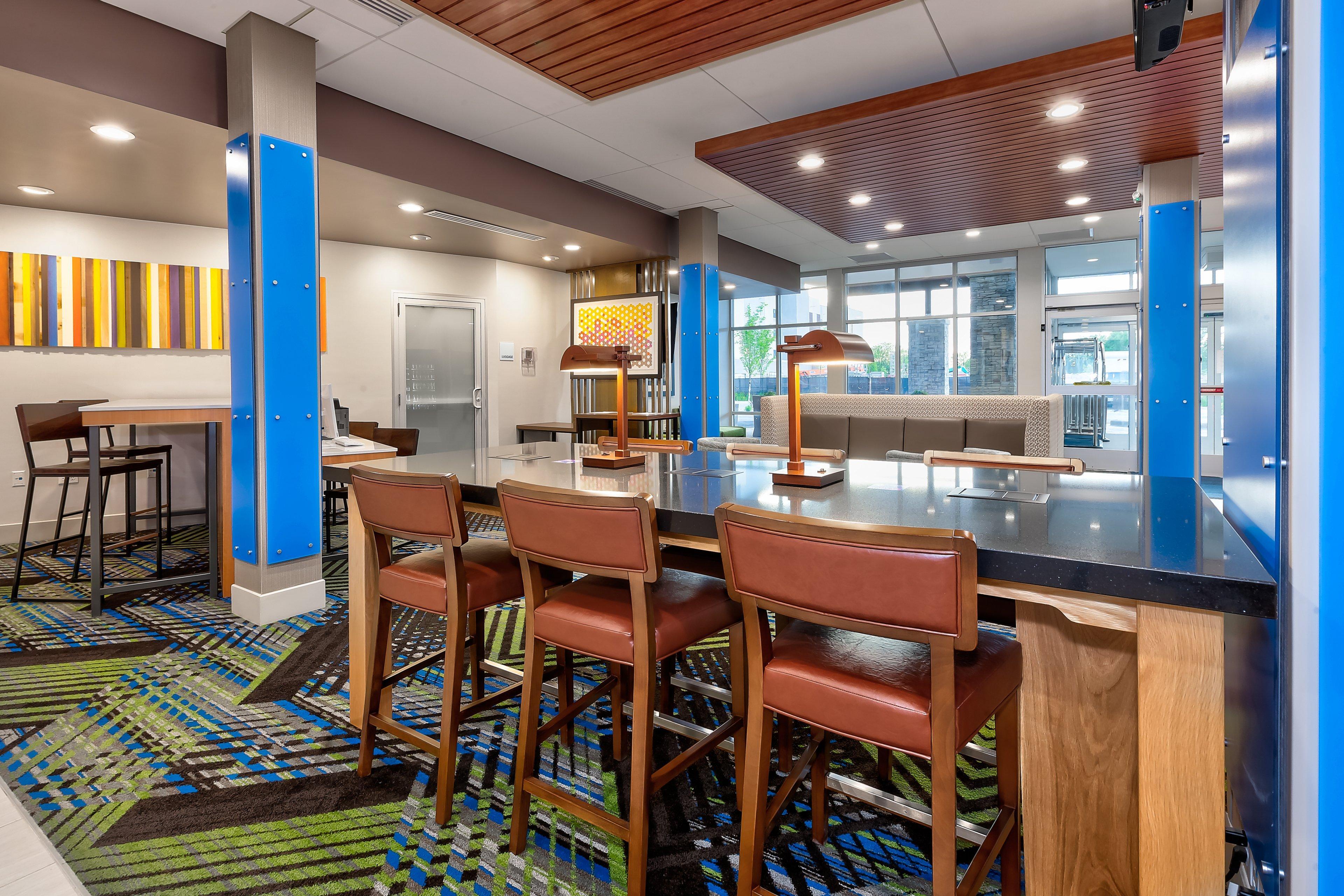 Holiday Inn Express & Suites - Grand Rapids Airport - South By Ihg Bagian luar foto