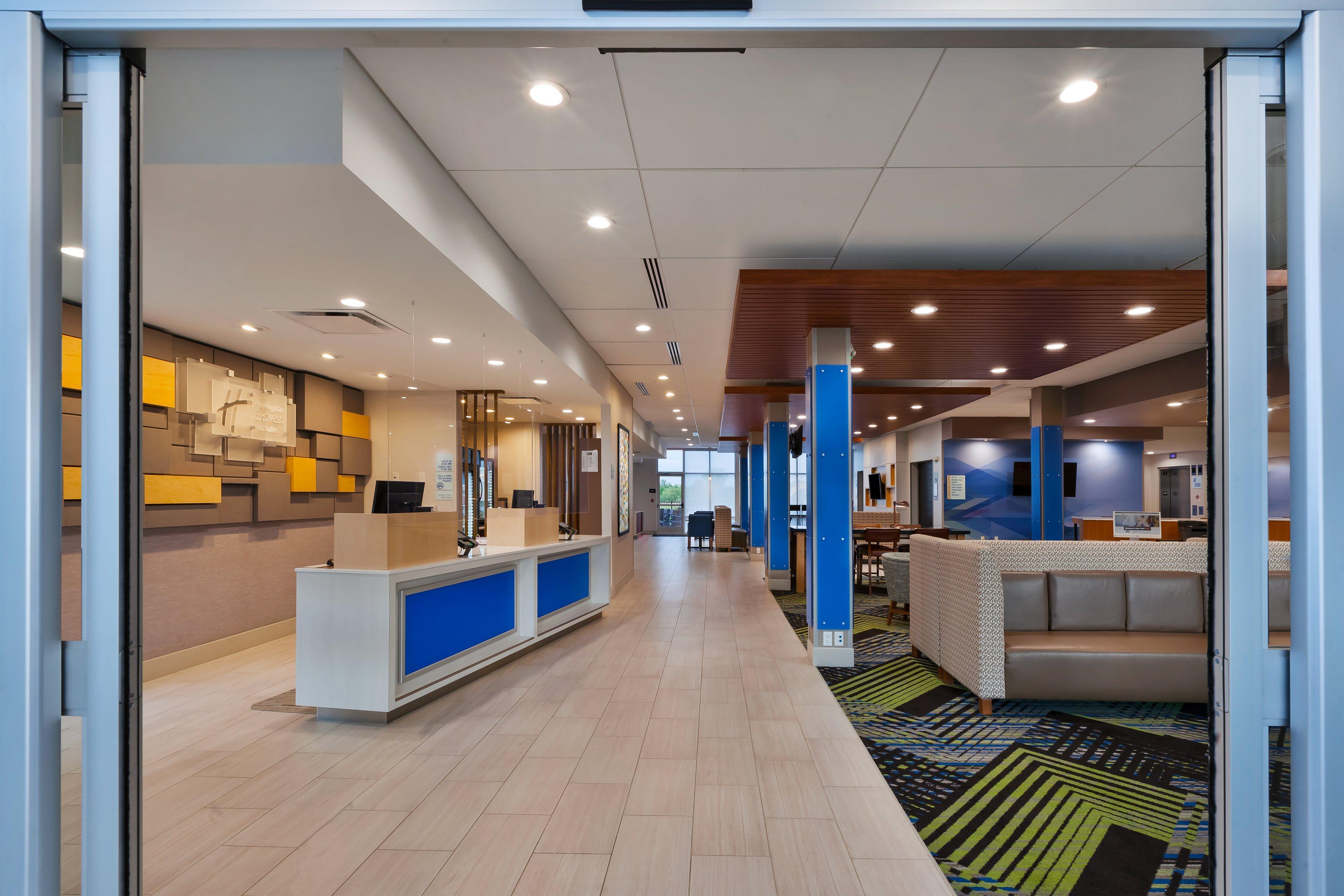 Holiday Inn Express & Suites - Grand Rapids Airport - South By Ihg Bagian luar foto