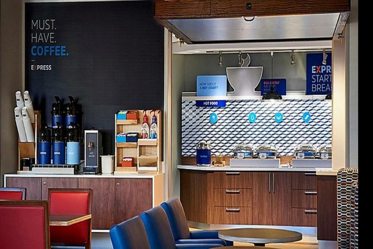 Holiday Inn Express & Suites - Grand Rapids Airport - South By Ihg Bagian luar foto